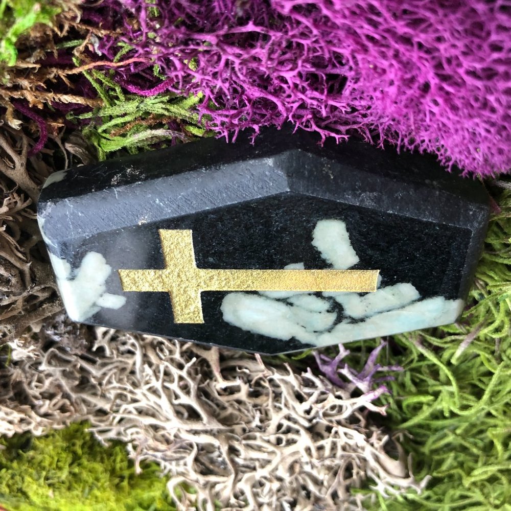 Chrysanthemum Stone Coffin with Cross black white - Picture 2 of 6